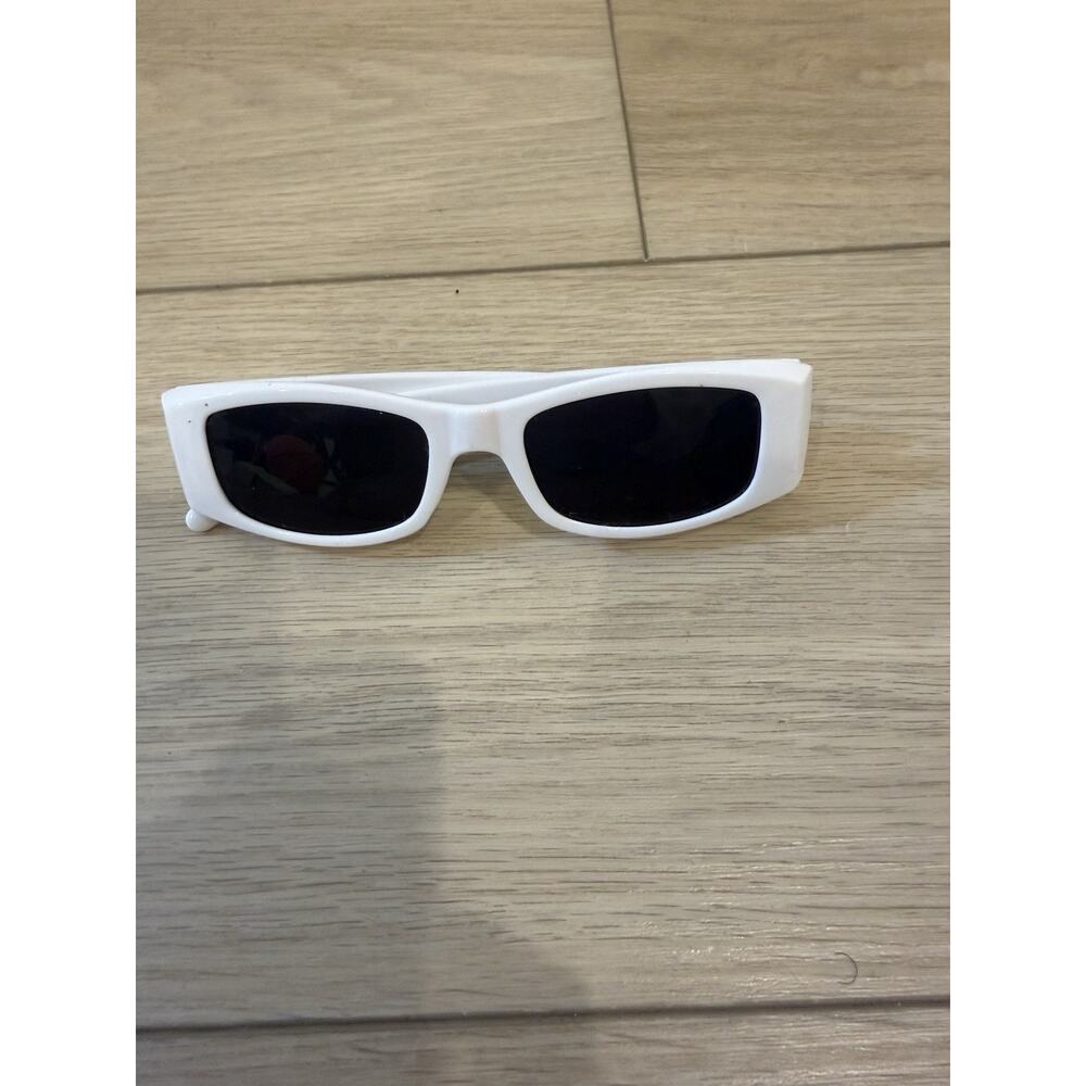 Palm Angels Style White Sunglasses - Streetwear Look